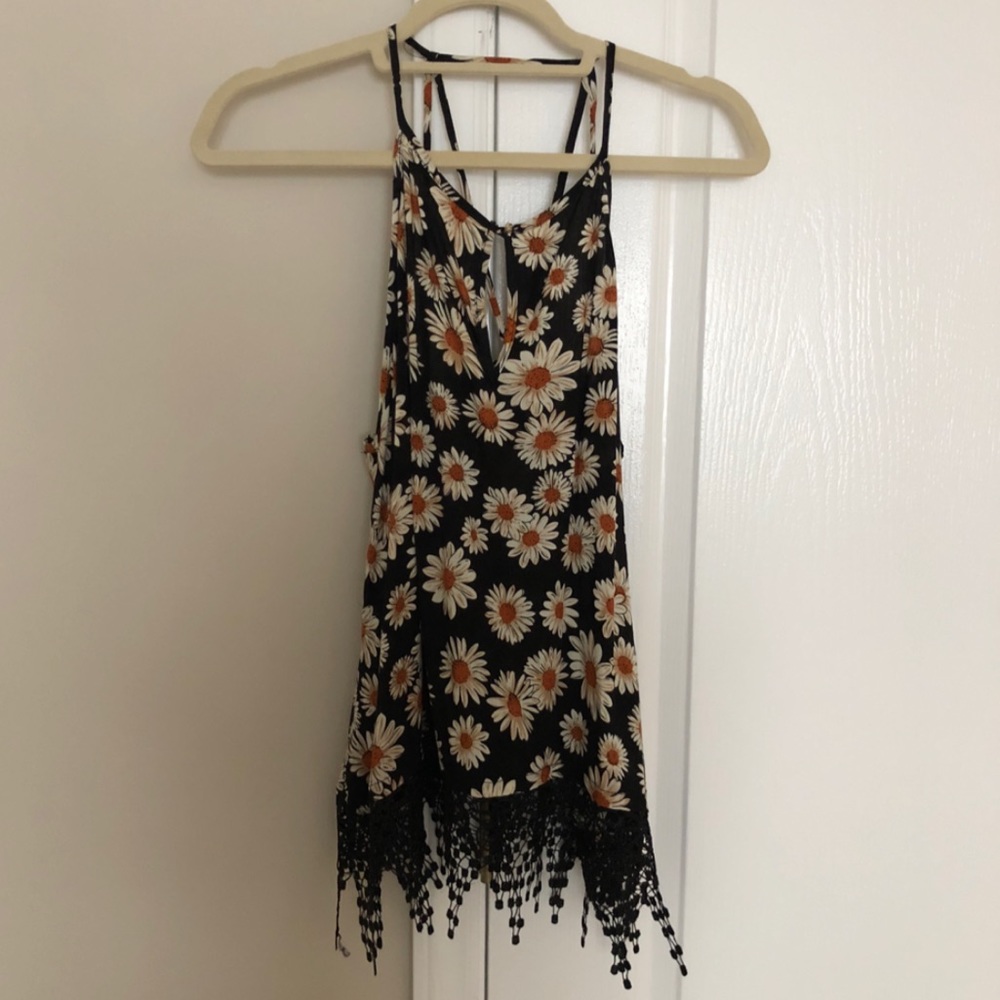 Daisy print tank with lace embellishment